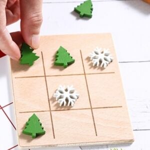 🍎 New 4 Wooden Tic Tac Toe Christmas Tree & Snowflakes Mini Board Games Kids